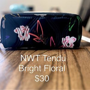 NWT Lug Tendu Wallet Bright Floral